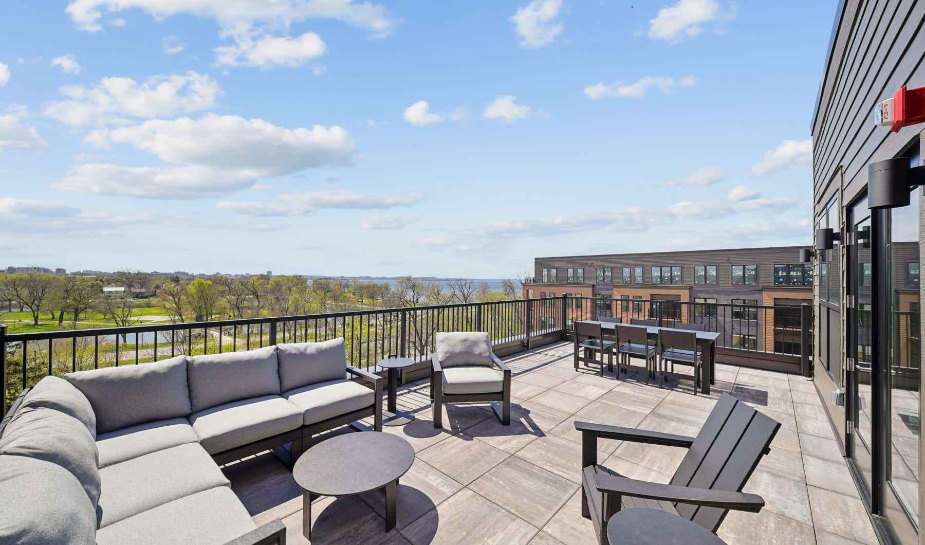 LIVE THE MADISON LAKEFRONT LIFESTYLE